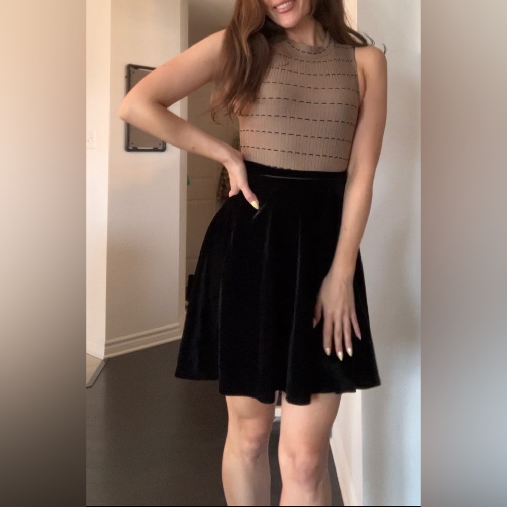 Velvet black circle skirt - Picture 7 of 9
